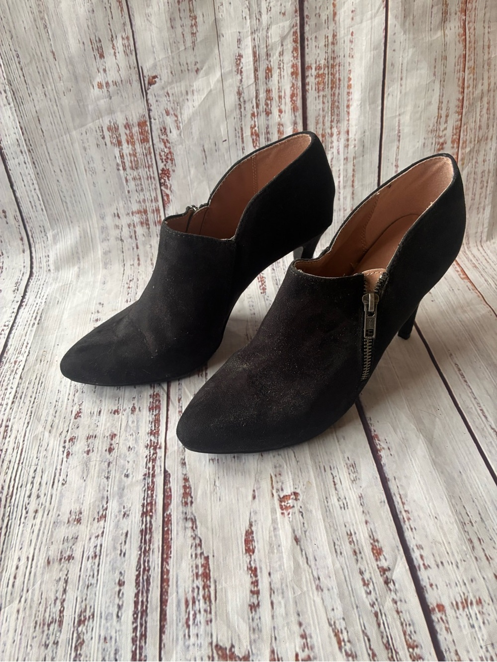 Classic Chic Black Suede Pointed-Toe Ankle Booties with Side Zip Size 9.5